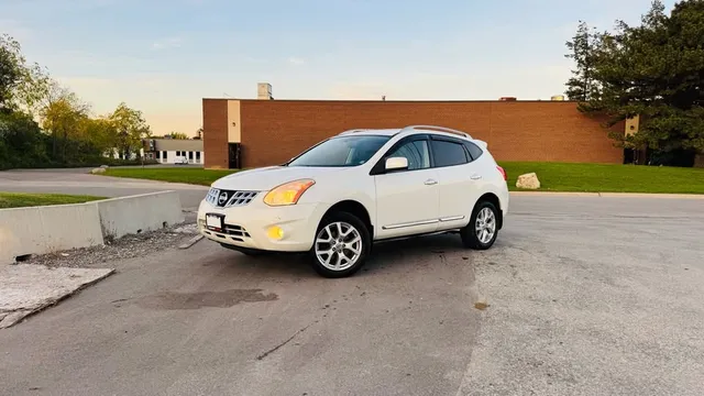 2011 Nissan rogue awd 4dr sv