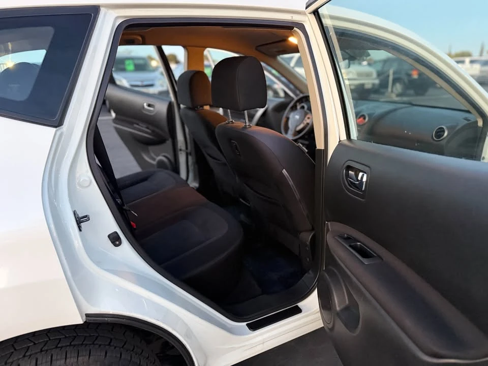 2011 Nissan Rogue - Image 8 of 12
