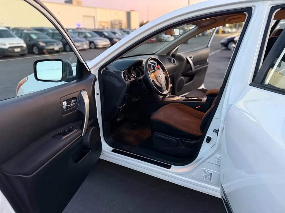 2011 Nissan Rogue - Image 9 of 12