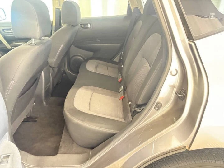 2011 Nissan Rogue - Image 15 of 17