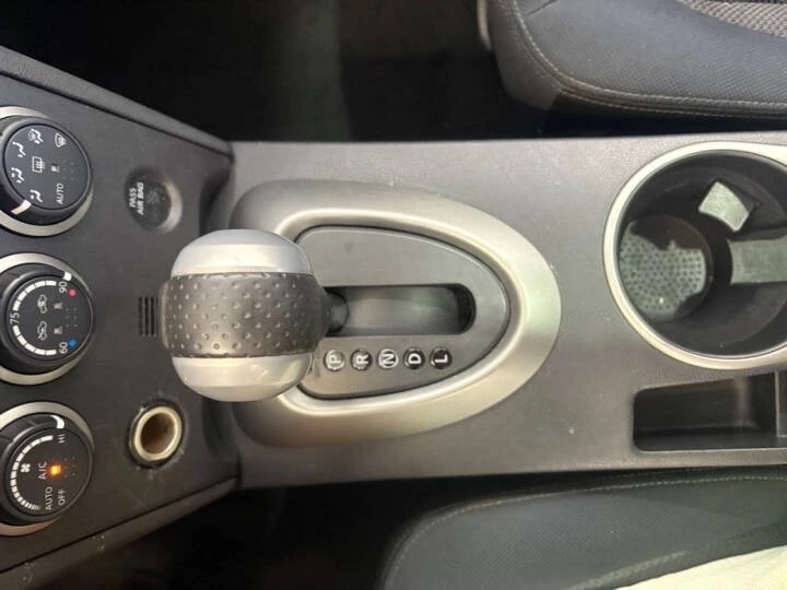 2011 Nissan Rogue - Image 13 of 17