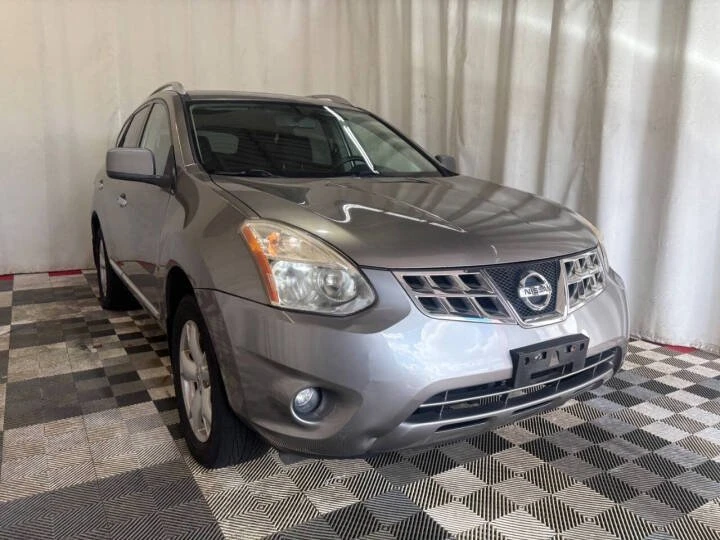 2011 Nissan Rogue - Image 2 of 17