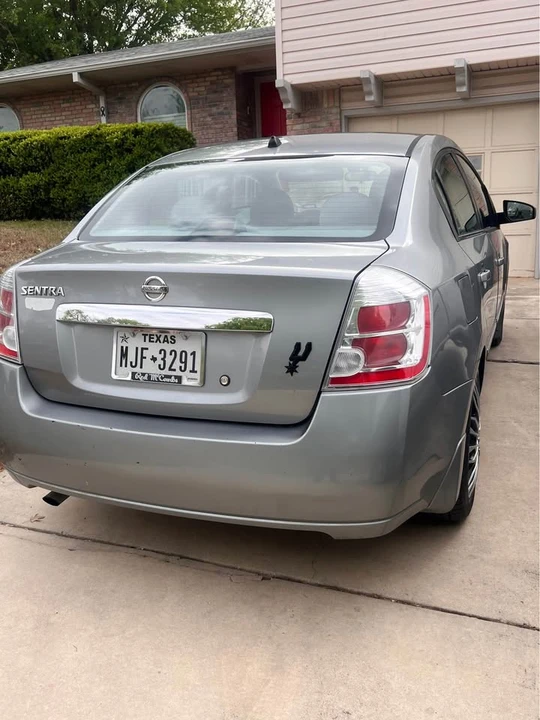 2011 Nissan Sentra 6th Gen - Image 2 of 15
