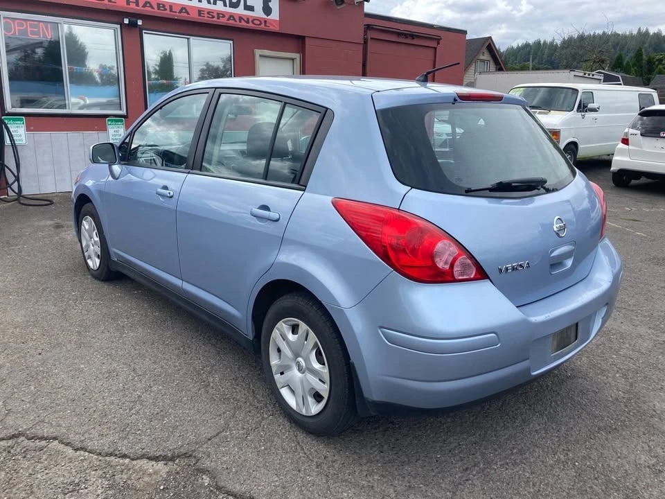 2011 Nissan Versa - Image 2 of 10