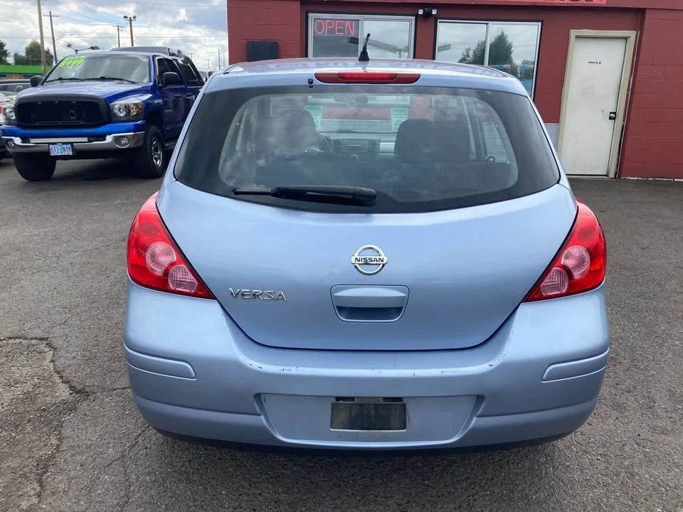 2011 Nissan Versa - Image 3 of 10