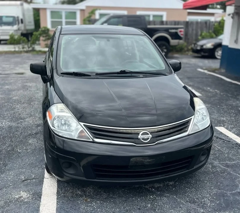 2011 Nissan Versa - Image 2 of 12