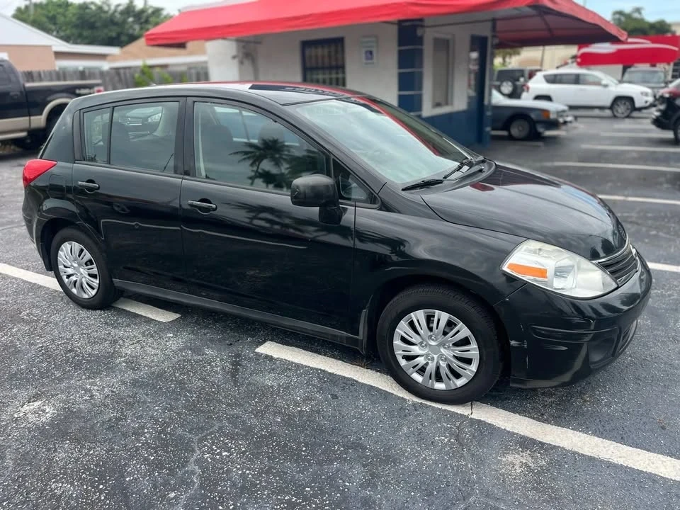 2011 Nissan Versa - Image 3 of 12