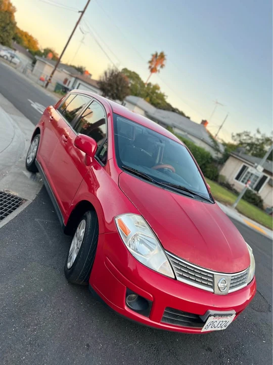 2011 Nissan Versa - Image 2 of 14