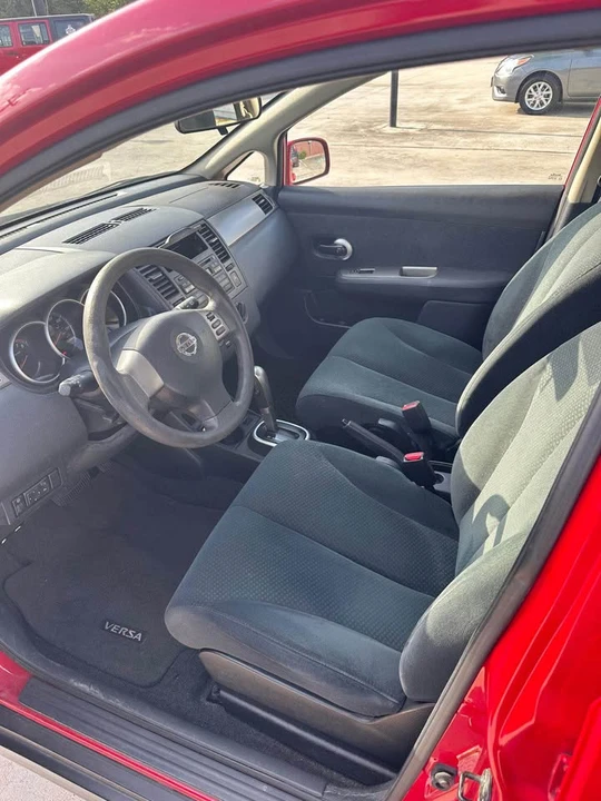 2011 Nissan Versa - Image 9 of 10