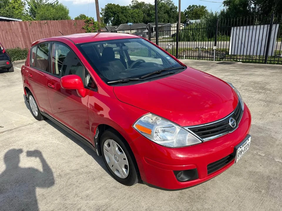 2011 Nissan Versa - Image 3 of 10