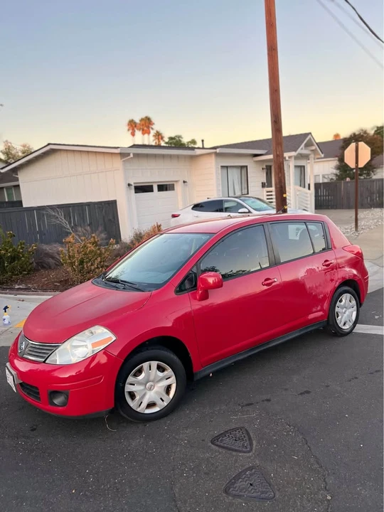 2011 Nissan Versa - Image 7 of 14