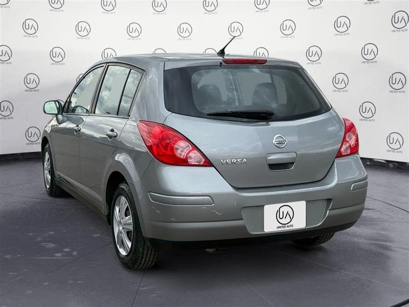 2011 Nissan Versa - Image 3 of 18