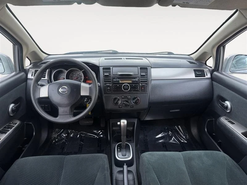 2011 Nissan Versa - Image 10 of 18