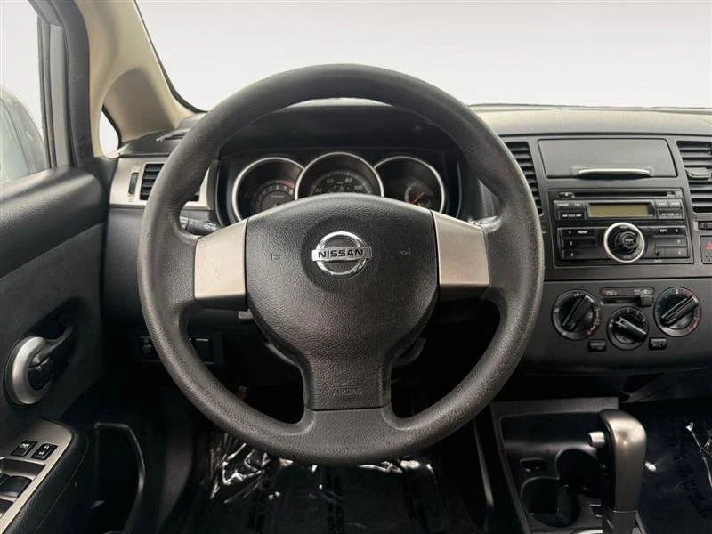 2011 Nissan Versa - Image 12 of 18