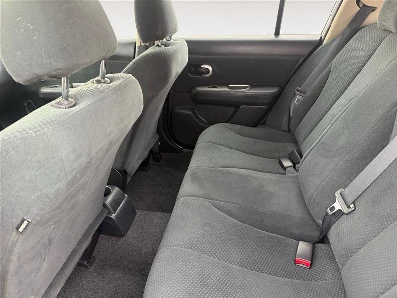 2011 Nissan Versa - Image 13 of 18
