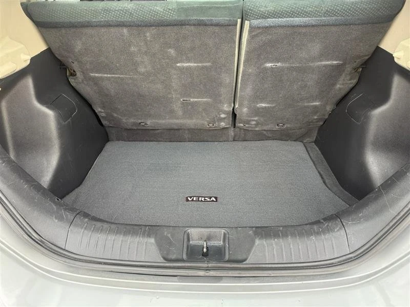 2011 Nissan Versa - Image 15 of 18
