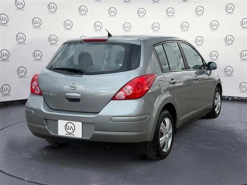 2011 Nissan Versa - Image 5 of 18