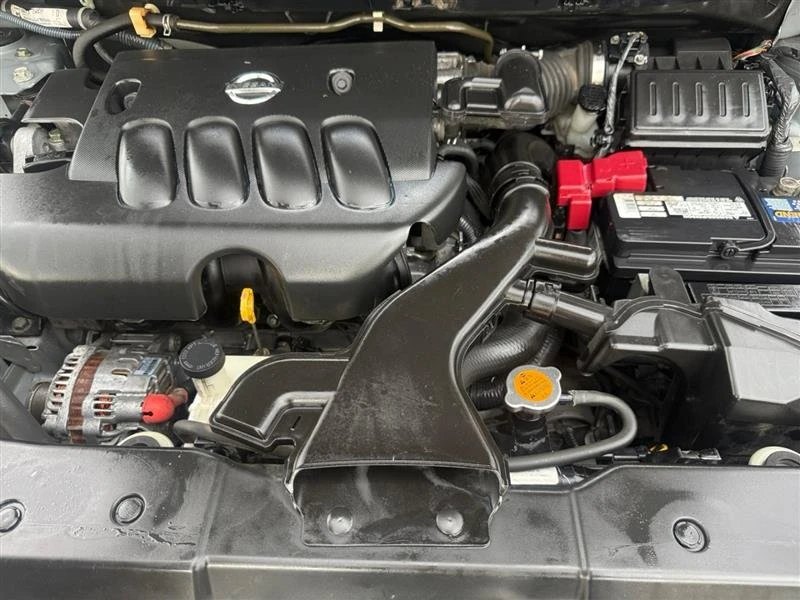 2011 Nissan Versa - Image 17 of 18