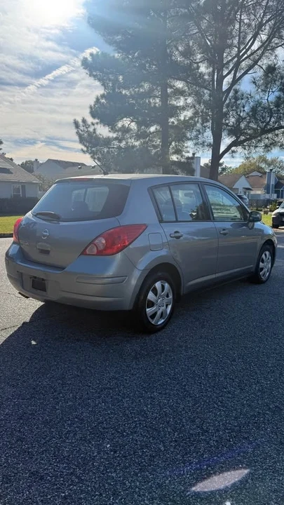 2011 Nissan Versa - Image 4 of 15