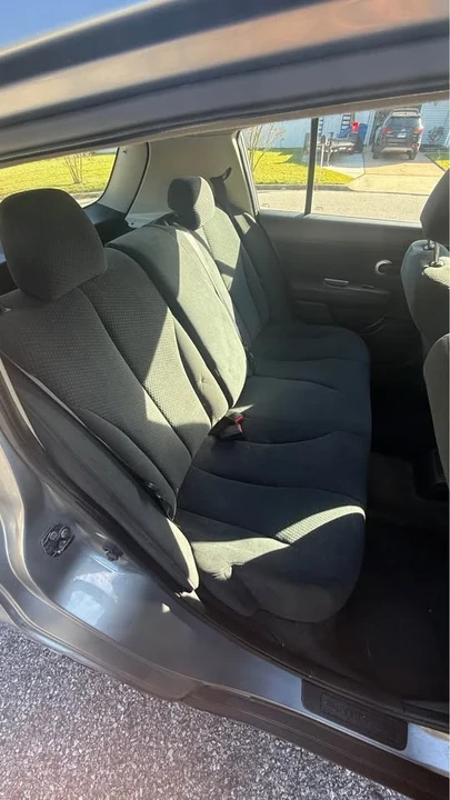 2011 Nissan Versa - Image 12 of 15