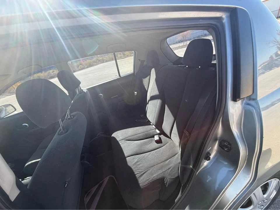 2011 Nissan Versa - Image 12 of 16