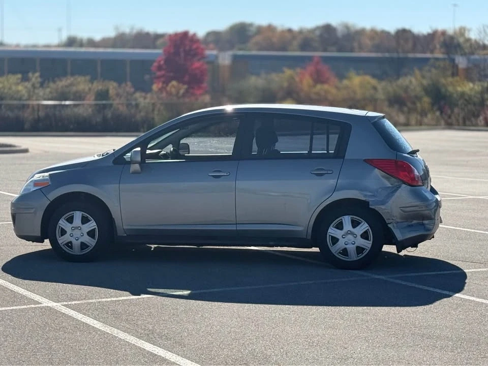 2011 Nissan Versa - Image 8 of 16