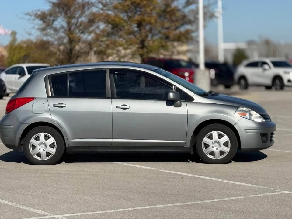 2011 Nissan Versa - Image 4 of 16