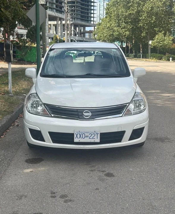 2011 Nissan Versa - Image 2 of 7