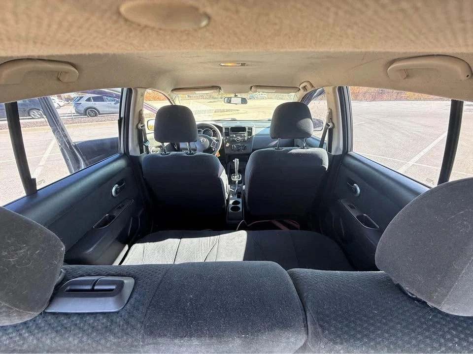 2011 Nissan Versa - Image 11 of 16