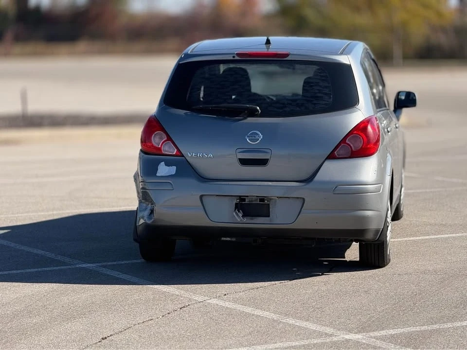 2011 Nissan Versa - Image 6 of 16