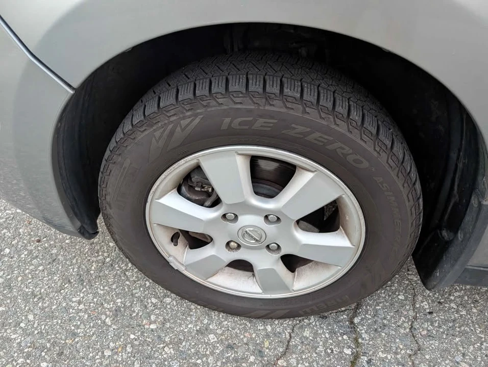 2011 Nissan Versa - Image 3 of 4
