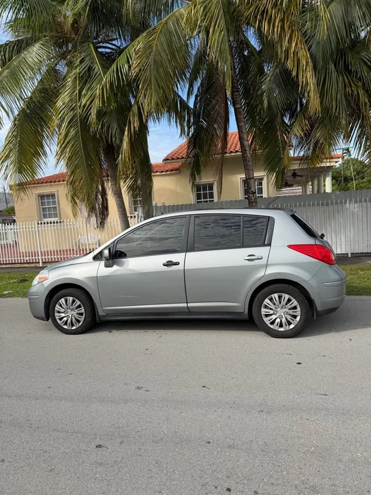 2011 Nissan Versa - Image 4 of 16