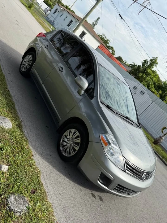 2011 Nissan Versa - Image 6 of 16