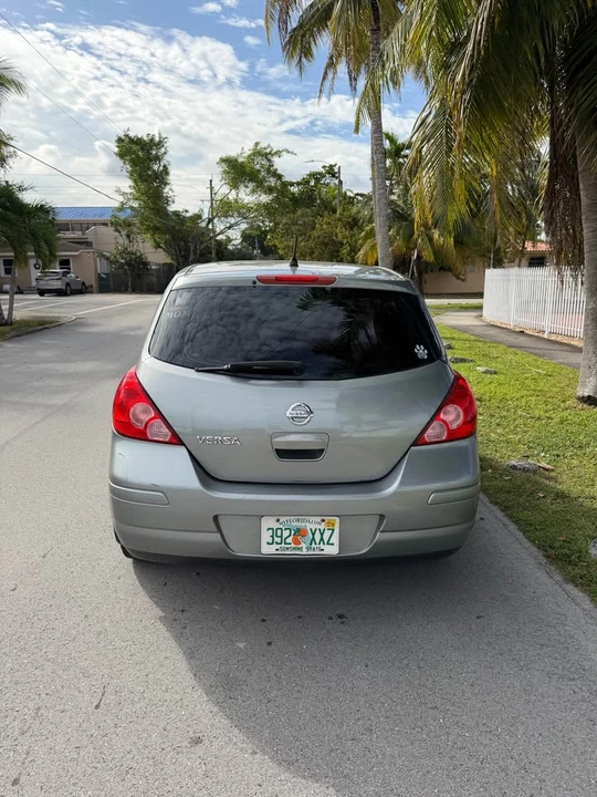 2011 Nissan Versa - Image 3 of 16