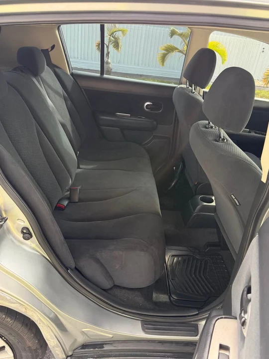 2011 Nissan Versa - Image 10 of 16