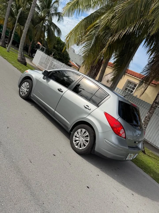2011 Nissan Versa - Image 14 of 16