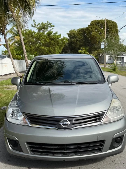 2011 Nissan Versa - Image 8 of 16