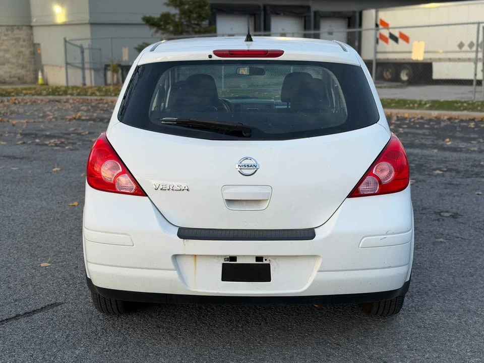 2011 Nissan Versa - Image 5 of 11