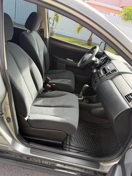 2011 Nissan Versa - Image 11 of 16
