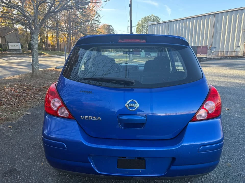 2011 Nissan Versa - Image 3 of 5