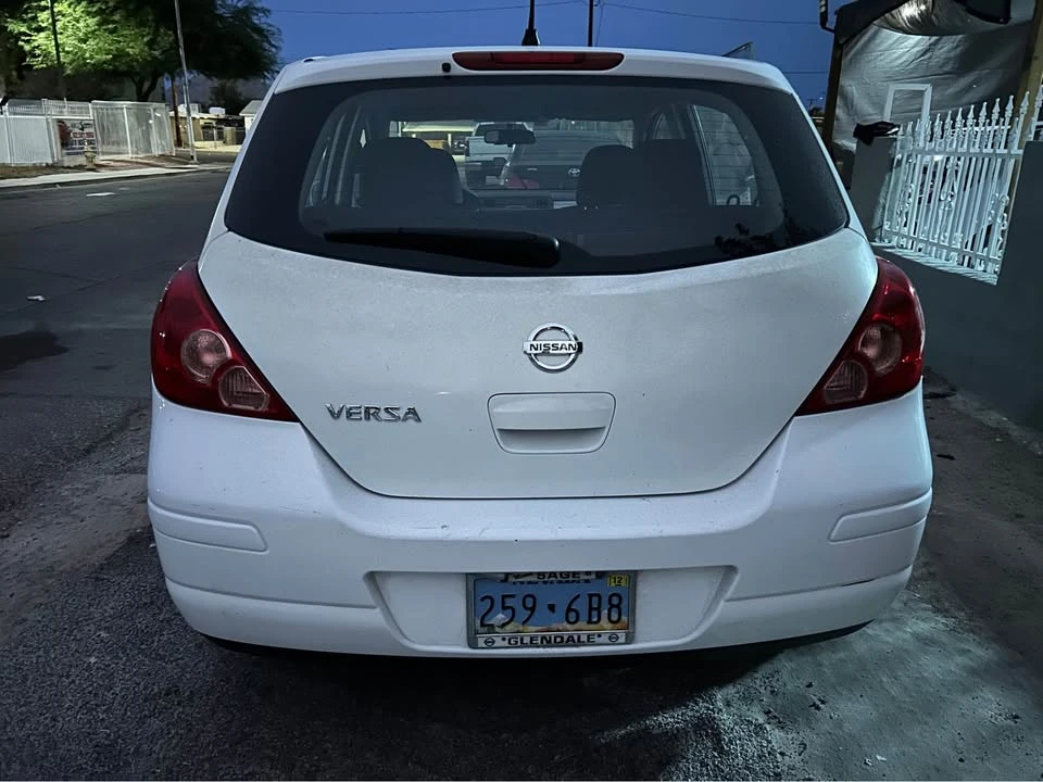 2011 Nissan Versa - Image 3 of 6