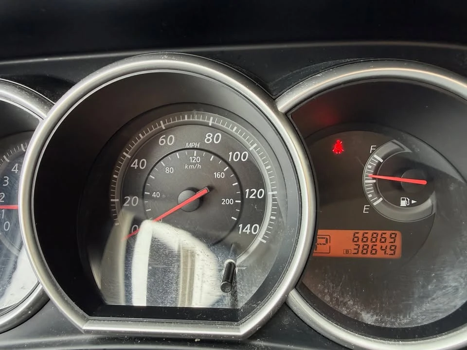 2011 Nissan Versa - Image 17 of 17