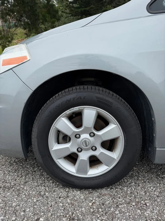 2011 Nissan Versa - Image 8 of 17