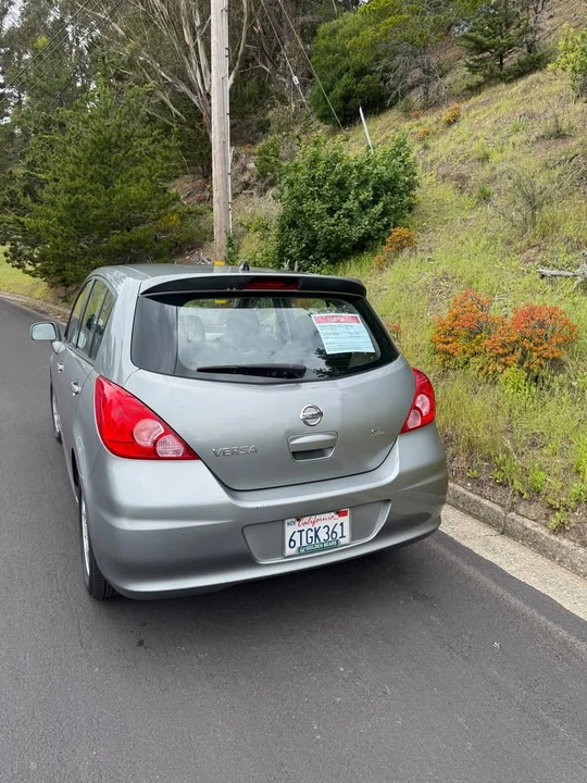 2011 Nissan Versa - Image 4 of 17