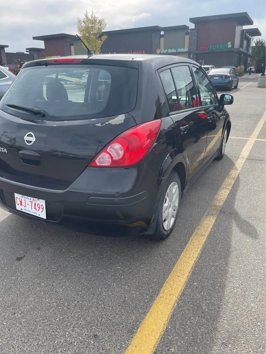 2011 Nissan Versa - Image 4 of 7