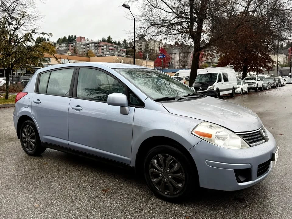 2011 Nissan Versa - Image 7 of 17