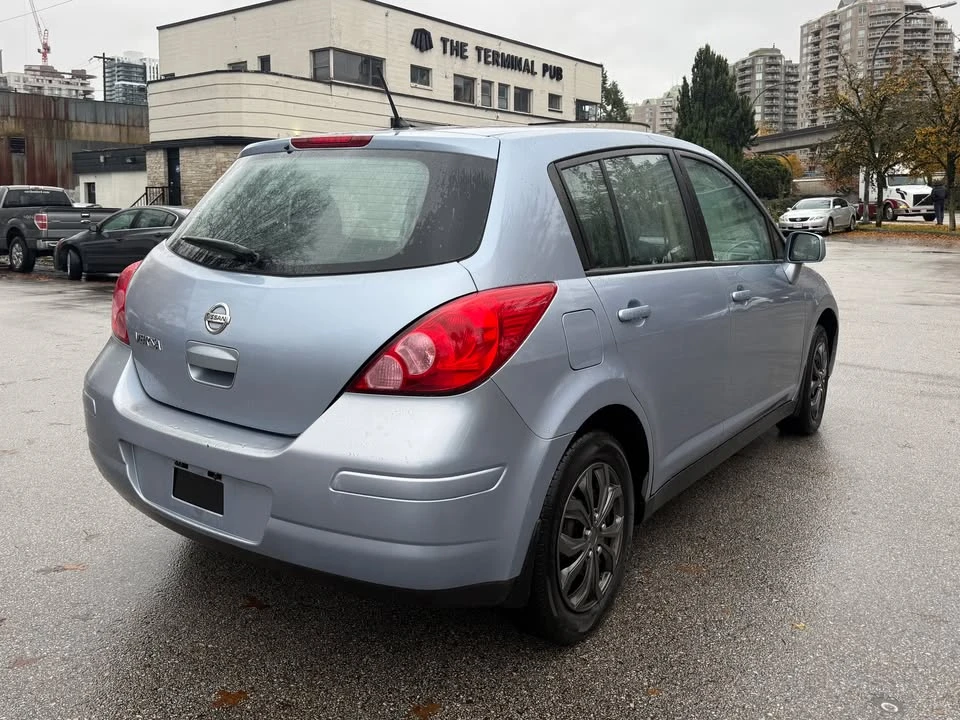 2011 Nissan Versa - Image 6 of 17