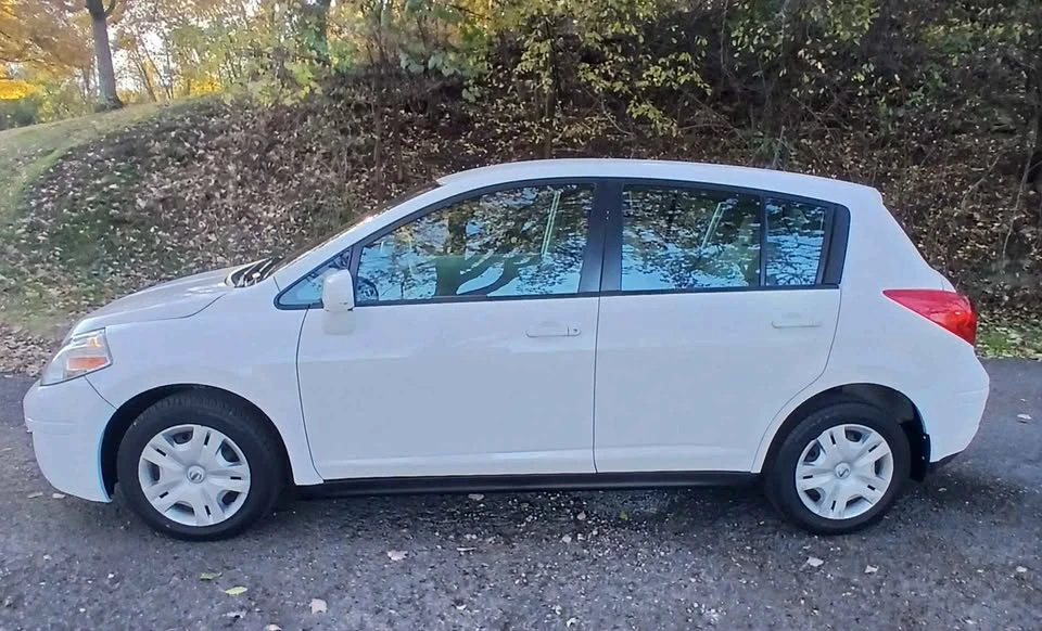 2011 Nissan Versa - Image 2 of 13