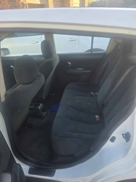 2011 Nissan Versa - Image 8 of 9