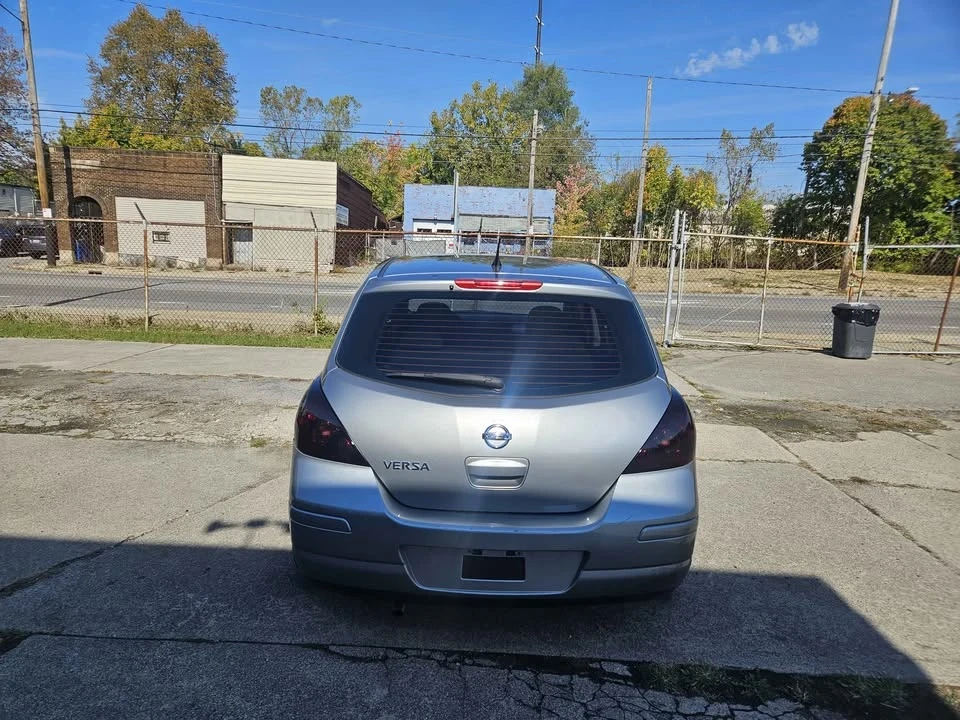 2011 Nissan Versa - Image 3 of 13